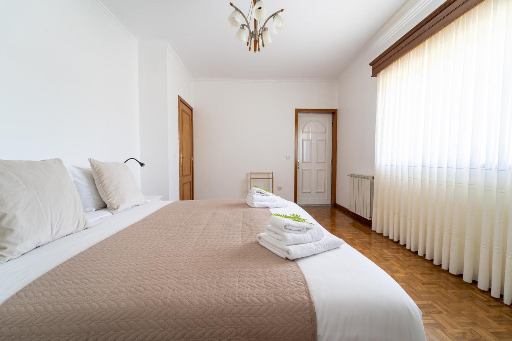 Gondomar Guimaraes - Moradia V3 Com Piscina Natural By House And People Bagian luar foto