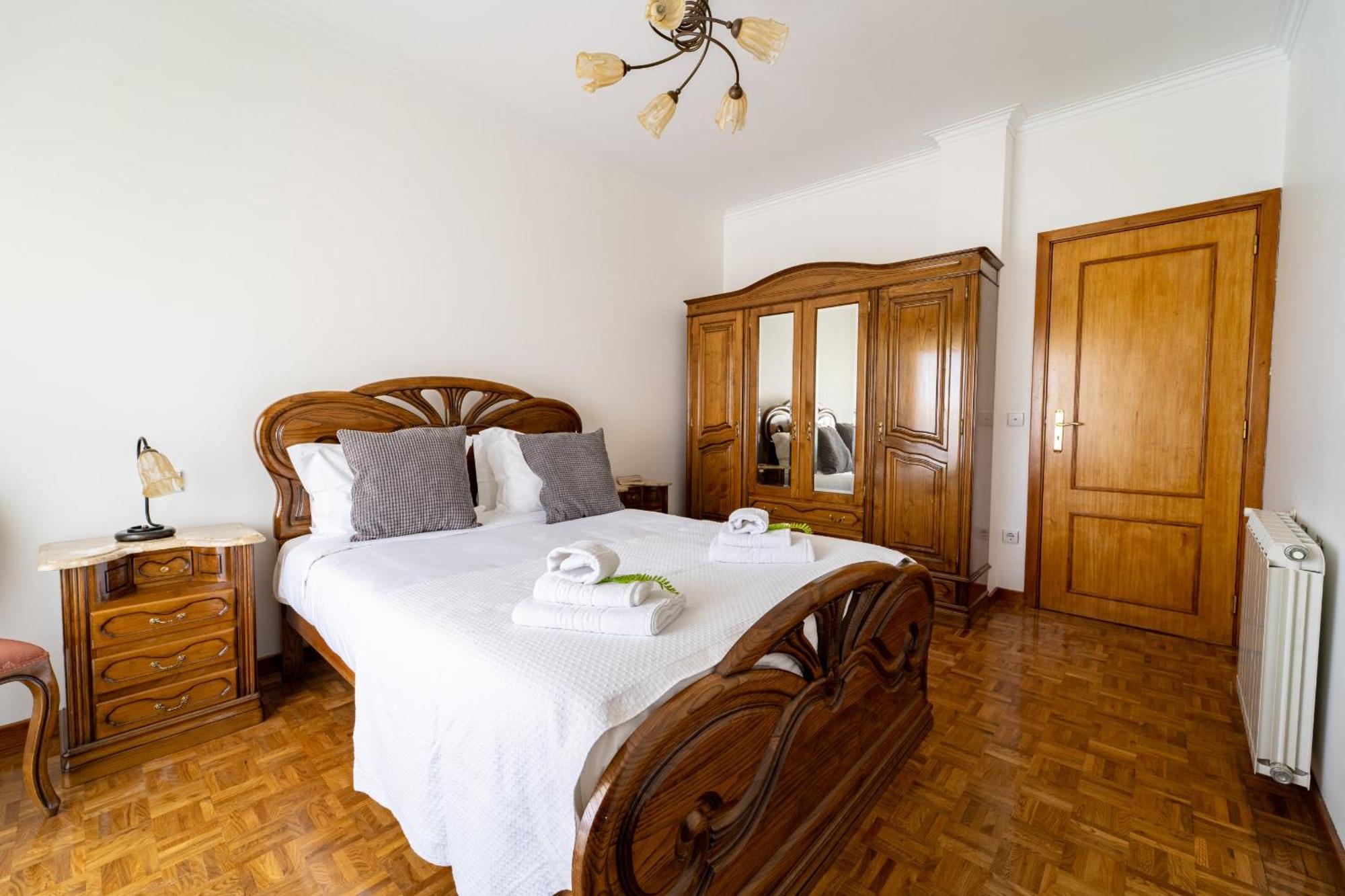 Gondomar Guimaraes - Moradia V3 Com Piscina Natural By House And People Bagian luar foto